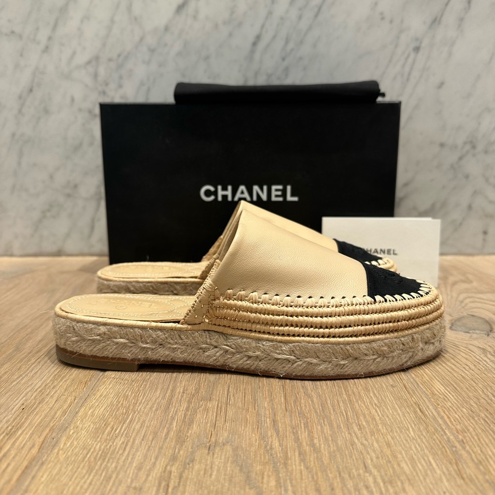 CHANEL Women's Beige and Black Espadrille Mules - Picture 5 of 15